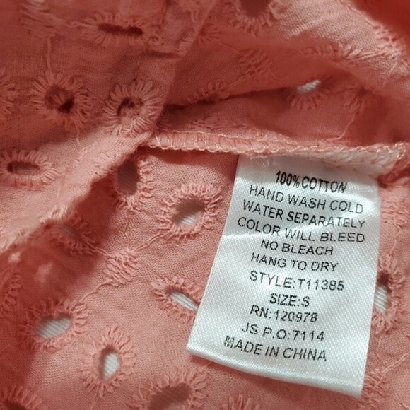Entro Peach Eyelet and Ruffled Blouse - Sz small - Picture 6 of 9